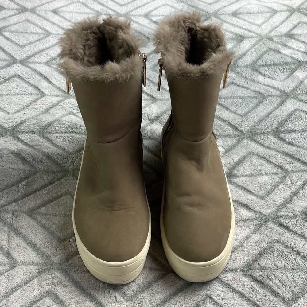 J Slides Henley Taupe Nubuck and fur weatherpoof/waterproof boots size 6 - Picture 4 of 10